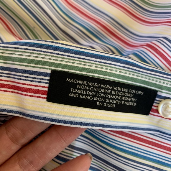 Jos.A.BankTraveler’s Collection Multicolored Dress Shirts.  Size Large. 2 items - Picture 9 of 10